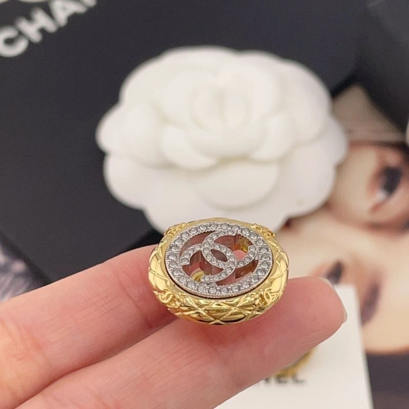 Chanel Earrings Durable 226220