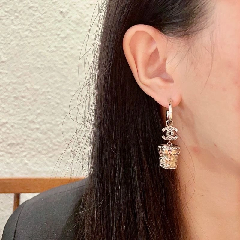 Trendy Chanel Earrings 226190