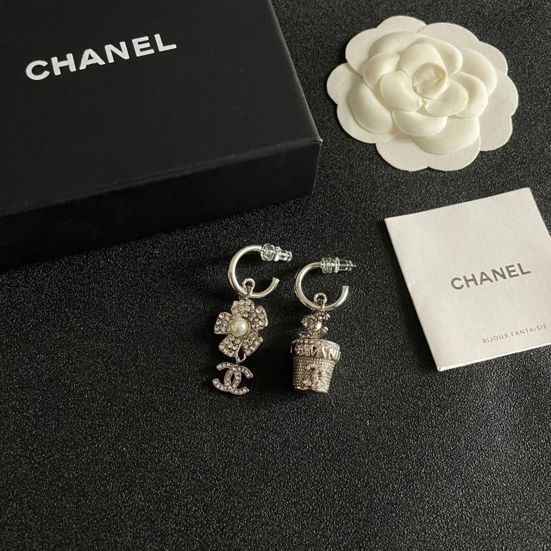 Trendy Chanel Earrings 226190
