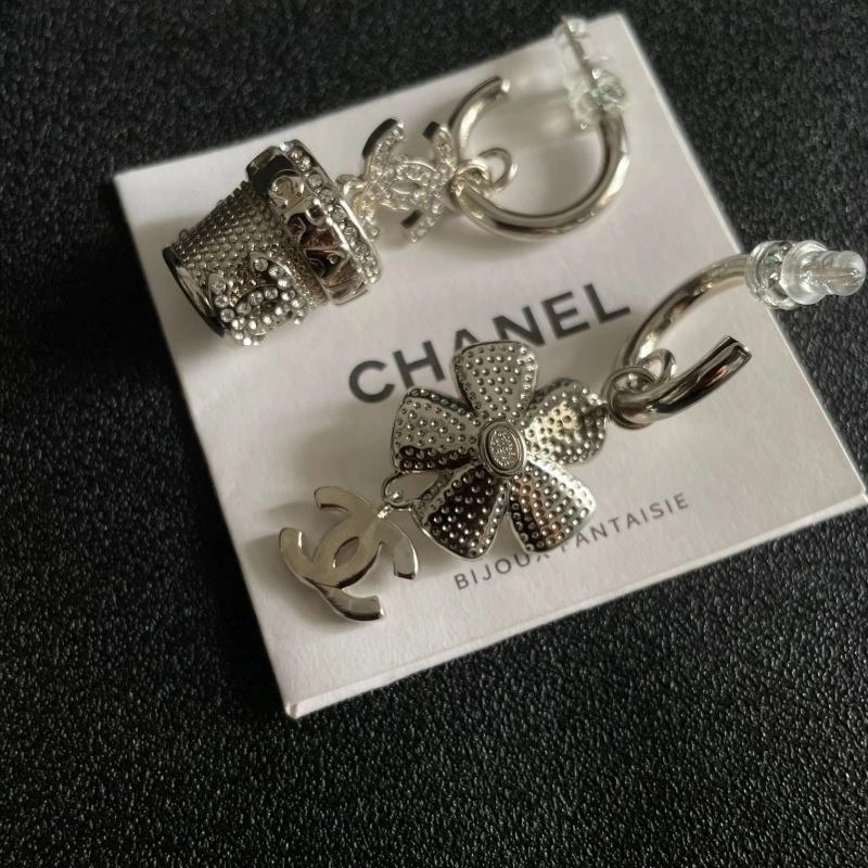 Trendy Chanel Earrings 226190