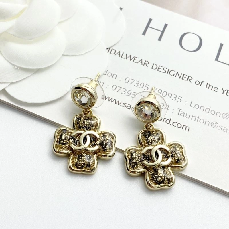EyeCatching Chanel Earrings 226193