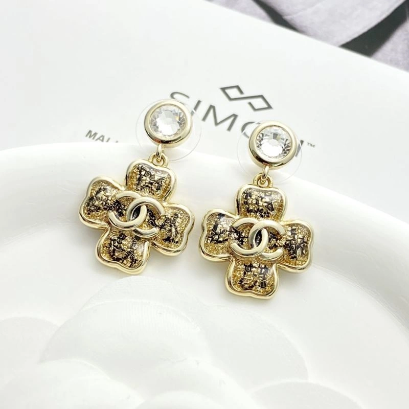EyeCatching Chanel Earrings 226193