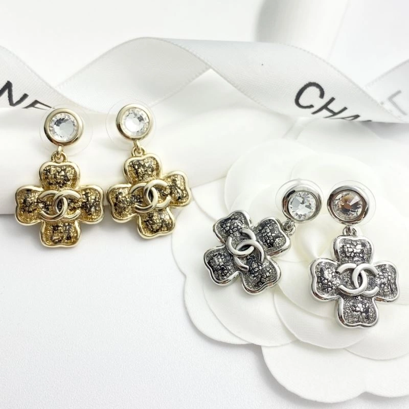 EyeCatching Chanel Earrings 226193