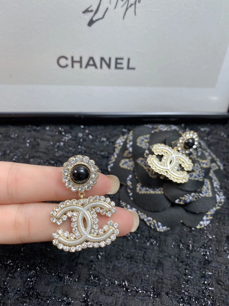 Versatile Chanel Earrings 226182