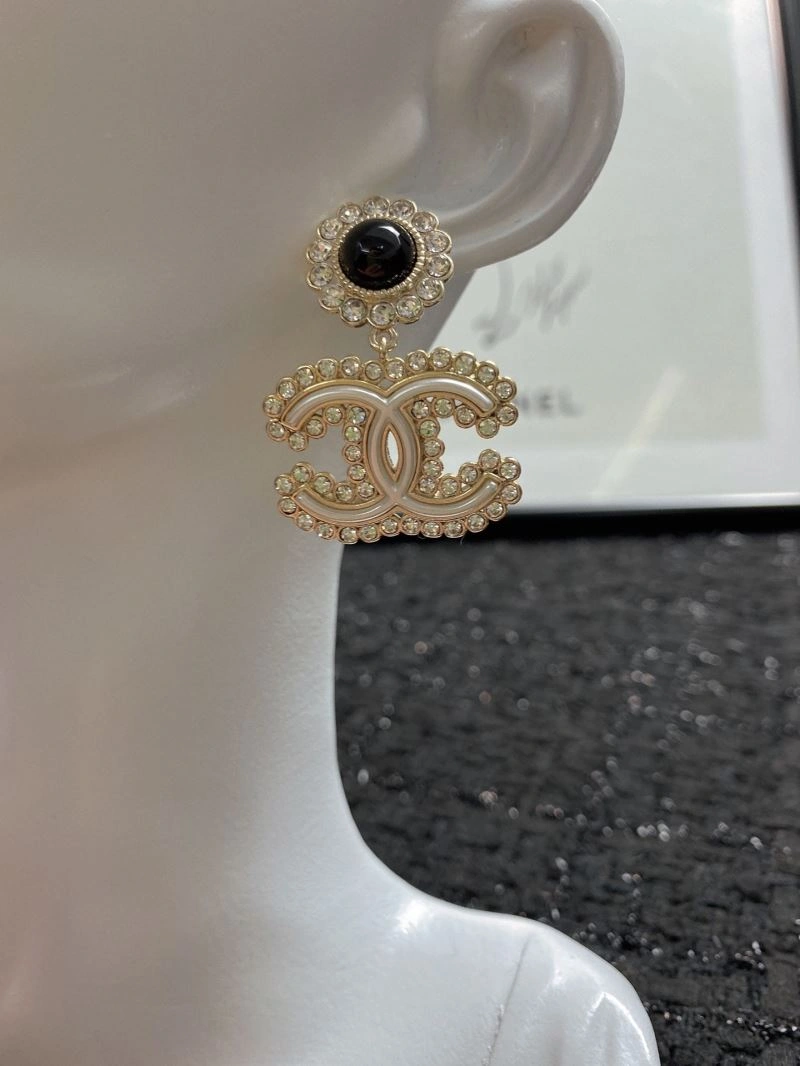 Versatile Chanel Earrings 226182
