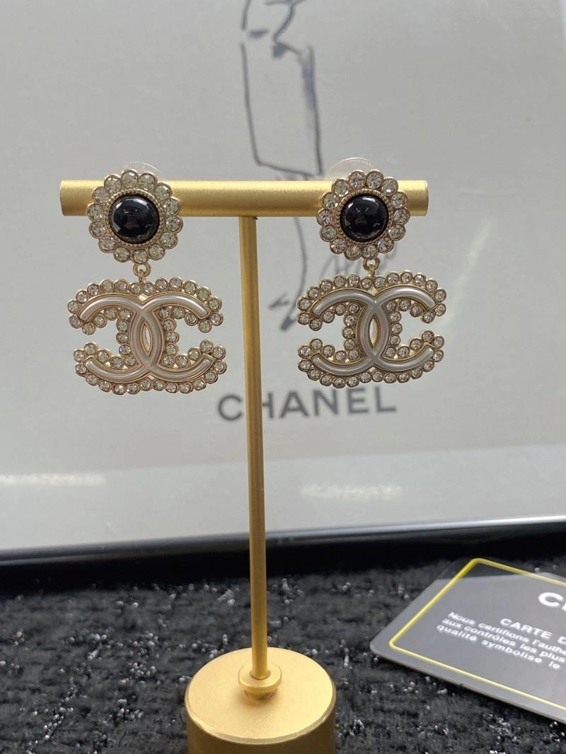 Versatile Chanel Earrings 226182