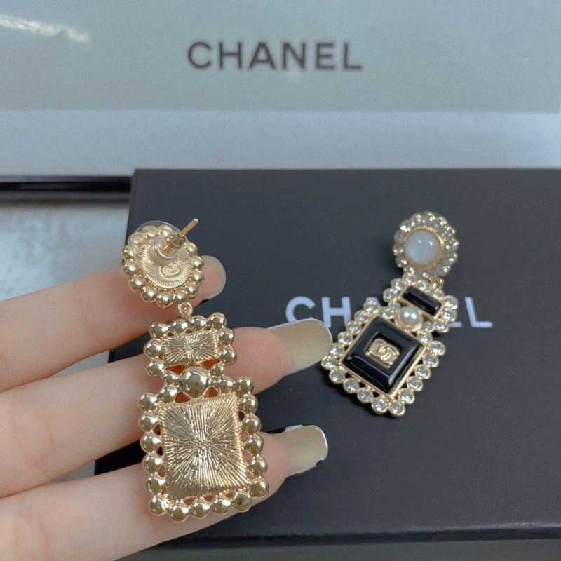 Chanel Earrings Practical 226174