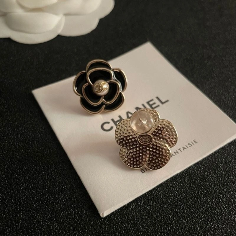 Chanel Earrings Practical 226211