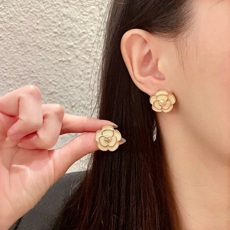 Chanel Earrings Stylish 226159