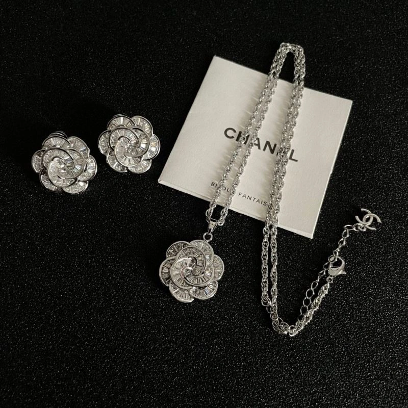 Chanel Earrings SoftTouch 226175