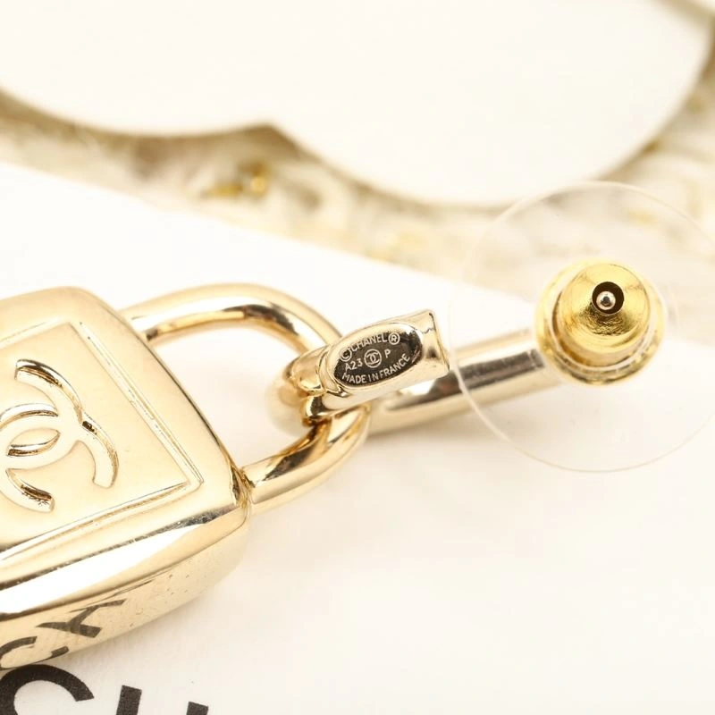 Resilient Chanel Earrings 226260