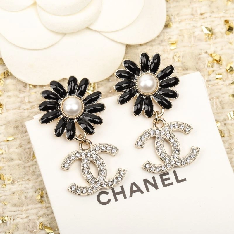 Chanel Earrings Compact 226210