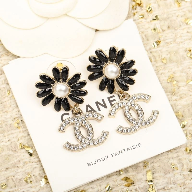Chanel Earrings Compact 226210