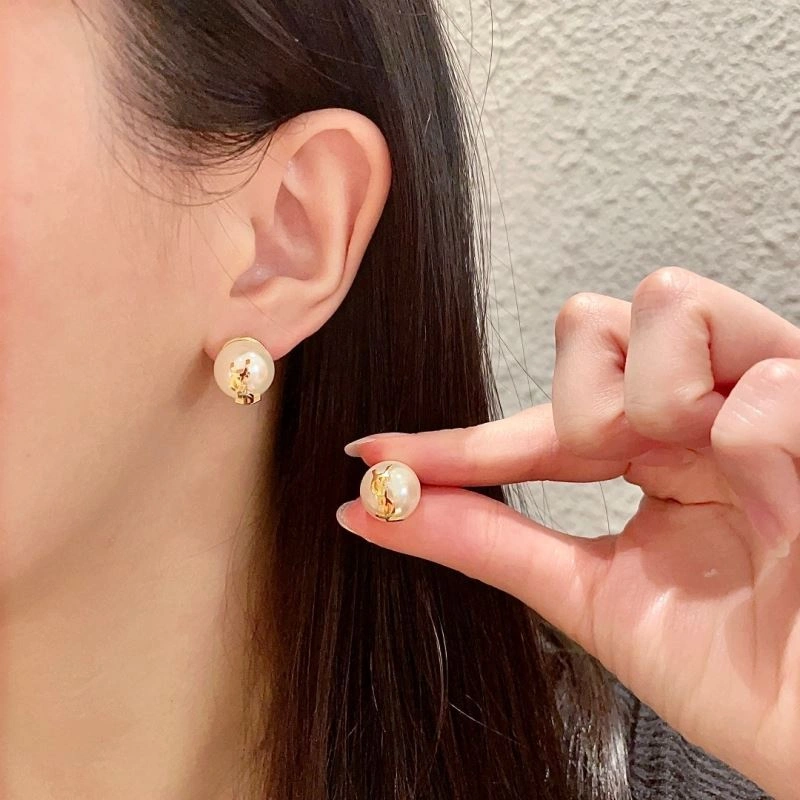 Chanel Earrings Lightweight 226206