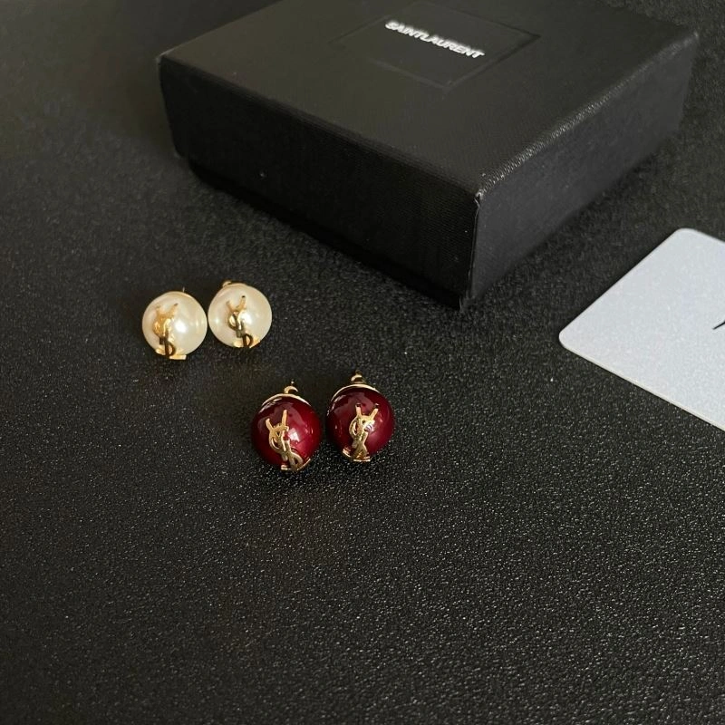 Chanel Earrings Lightweight 226206