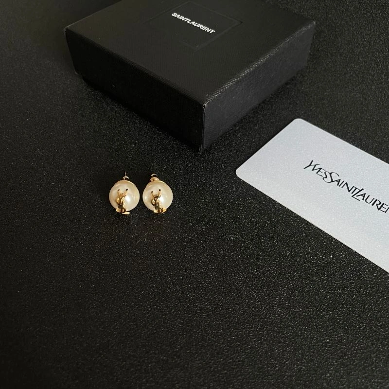 Chanel Earrings Lightweight 226206