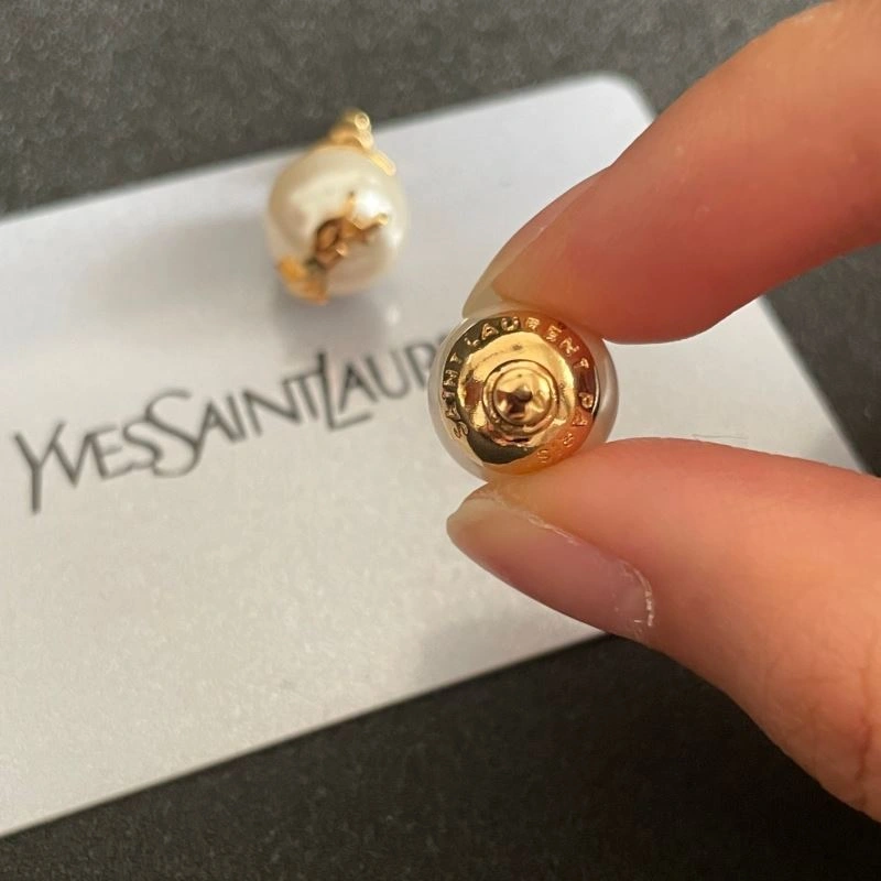 Chanel Earrings Lightweight 226206