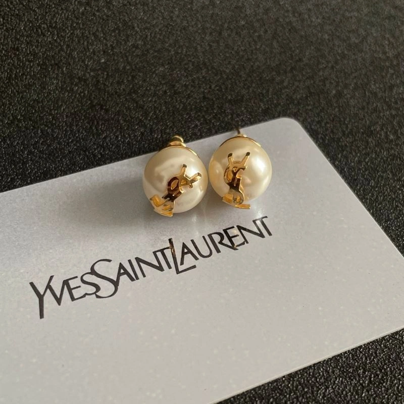 Chanel Earrings Lightweight 226206
