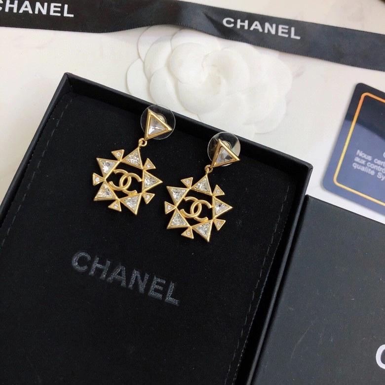 Lightweight Chanel Earrings 226178