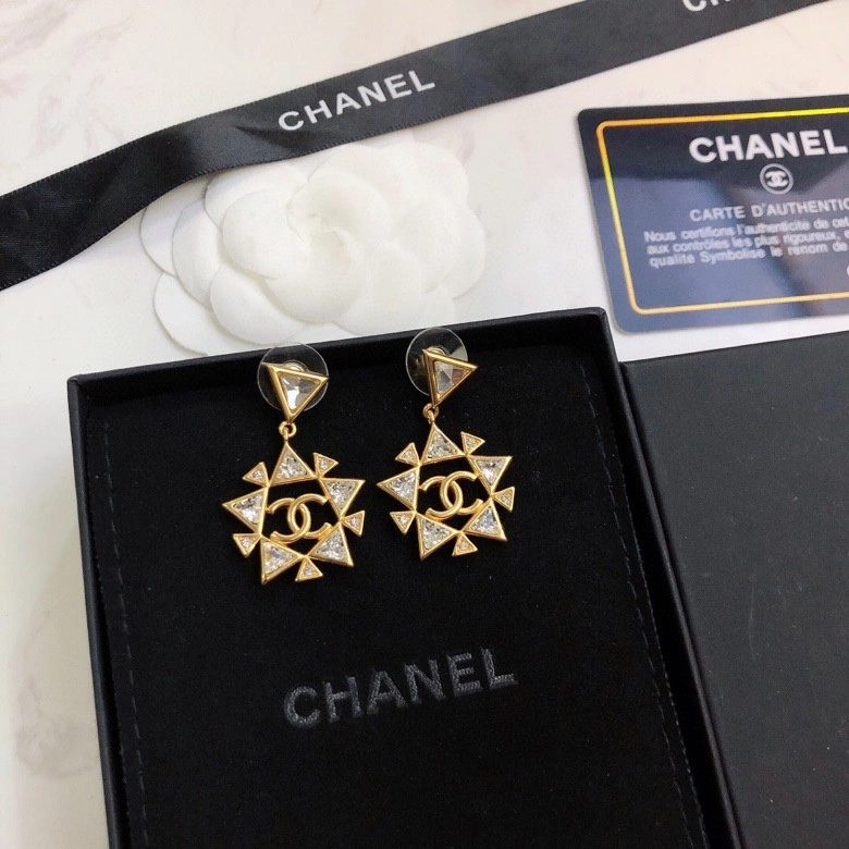 Lightweight Chanel Earrings 226178
