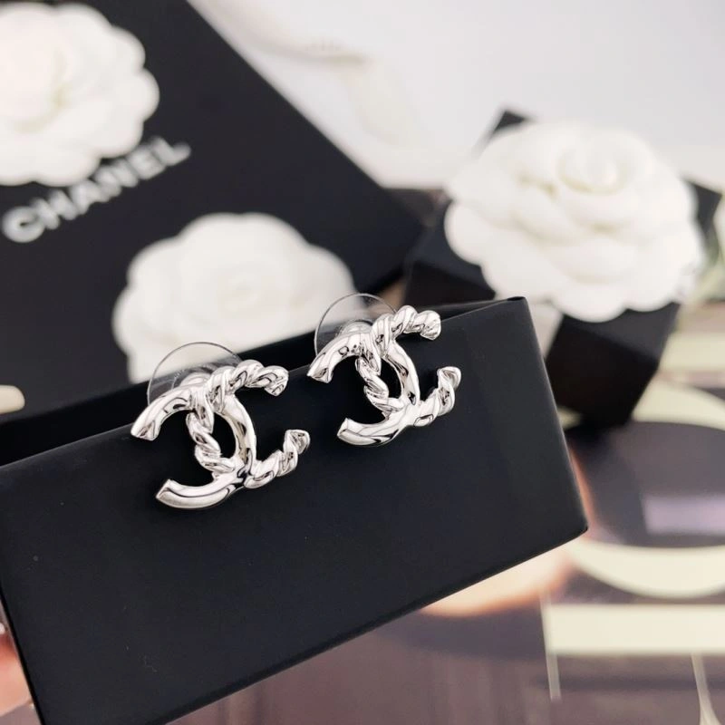 Chanel Earrings Compact 226185