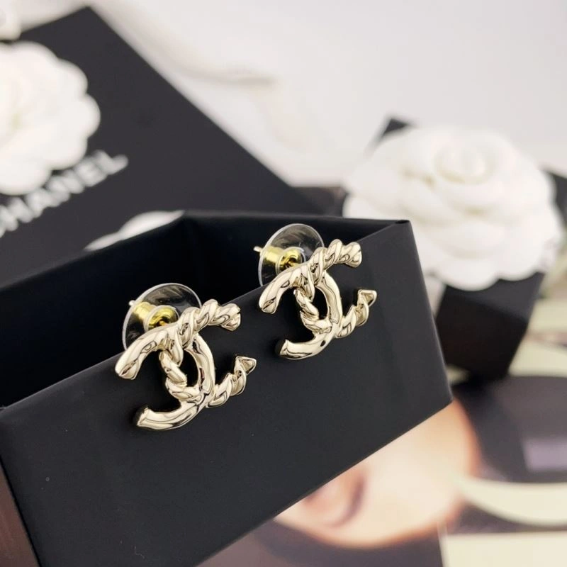 Chanel Earrings Compact 226185
