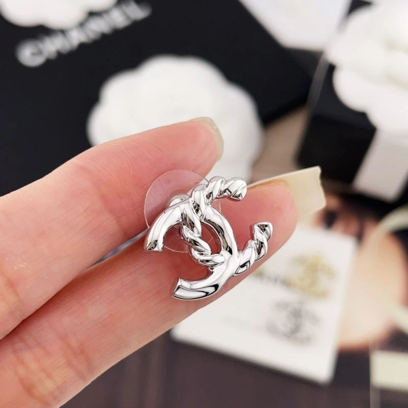 Chanel Earrings Compact 226185