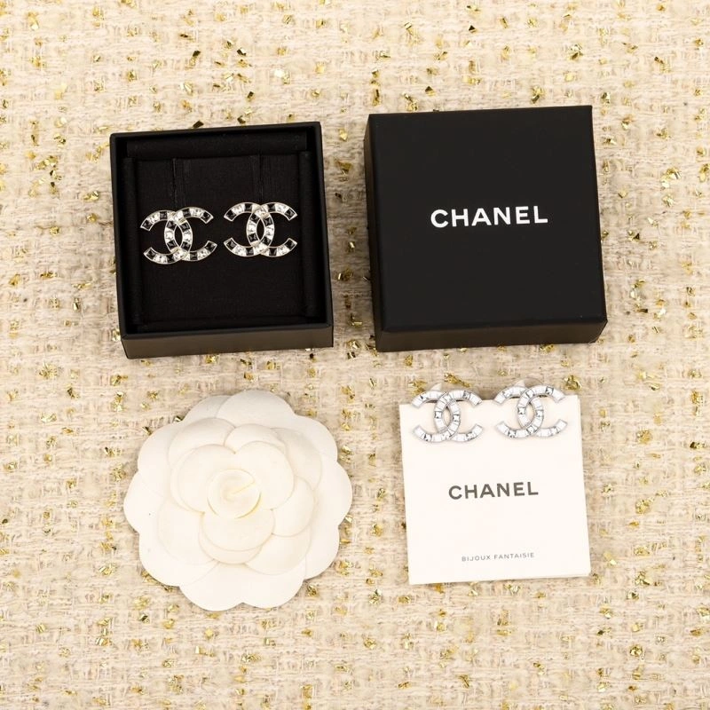 WellDesigned Chanel Earrings 226145