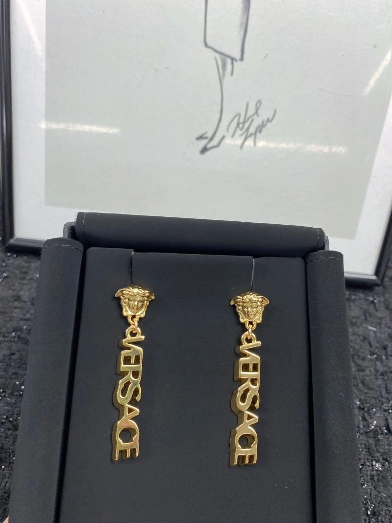Chanel Earrings EyeCatching 226143