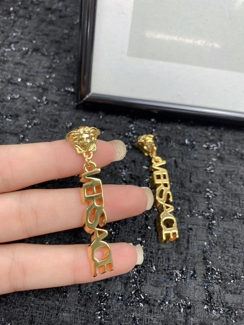 Chanel Earrings EyeCatching 226143