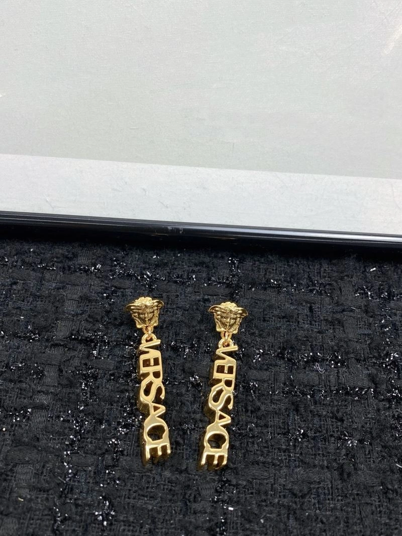 Chanel Earrings EyeCatching 226143