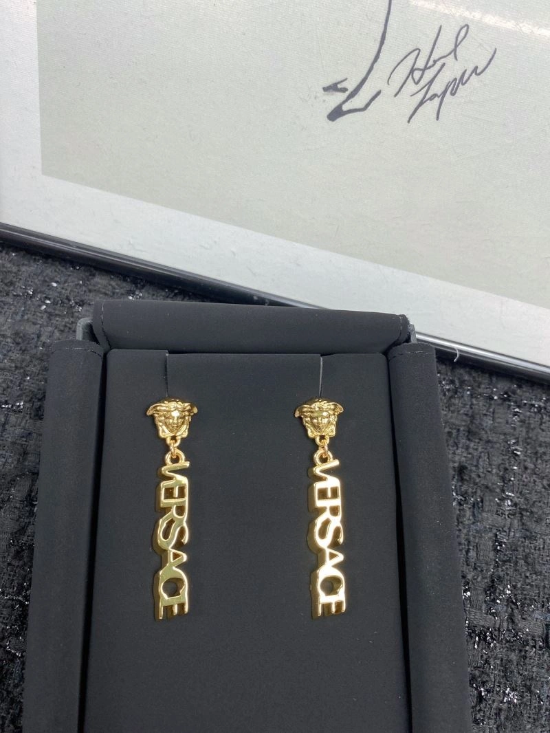 Chanel Earrings EyeCatching 226143