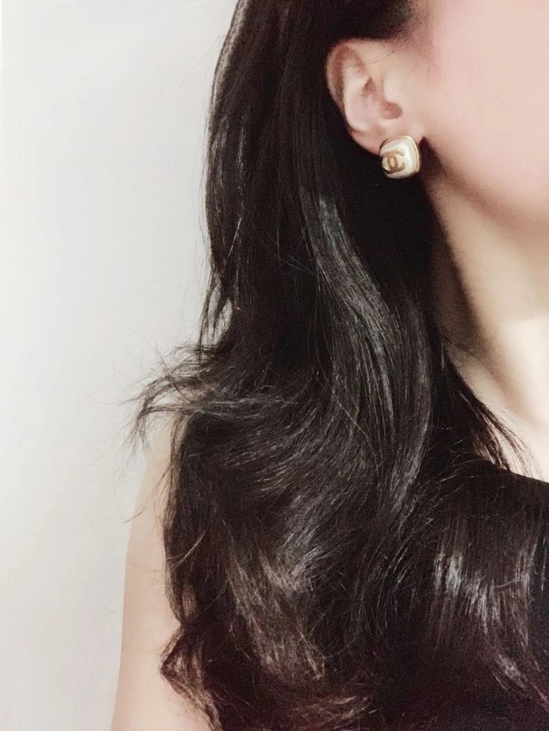 Breathable Chanel Earrings 226115