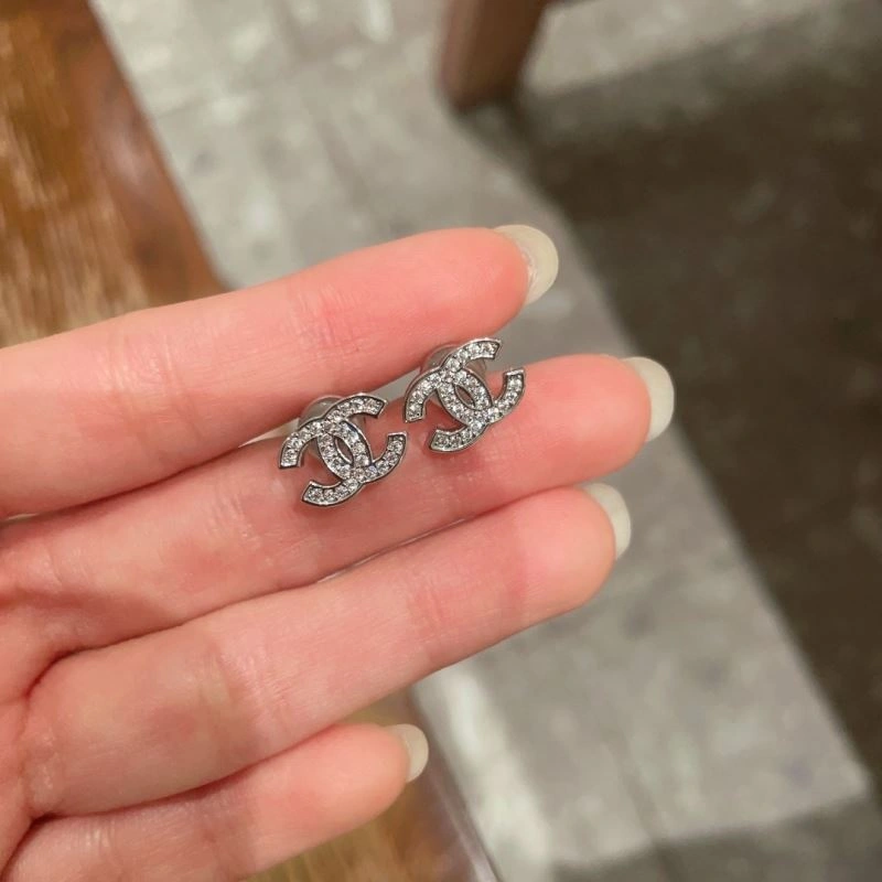 FashionForward Chanel Earrings 226100