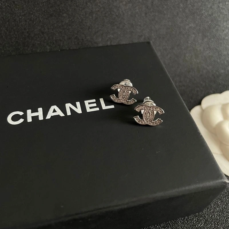 FashionForward Chanel Earrings 226100