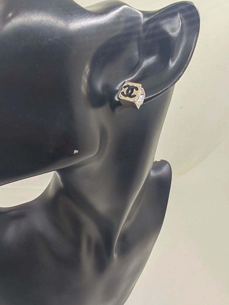 Affordable Chanel Earrings 226136