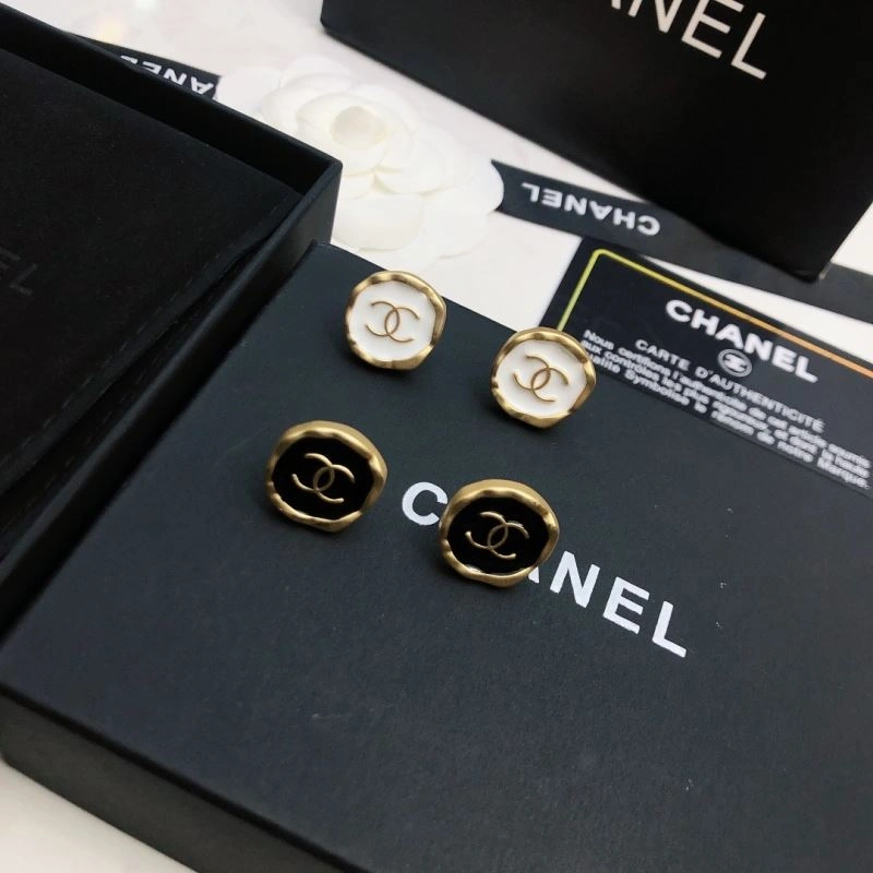 Chic Chanel Earrings 226083