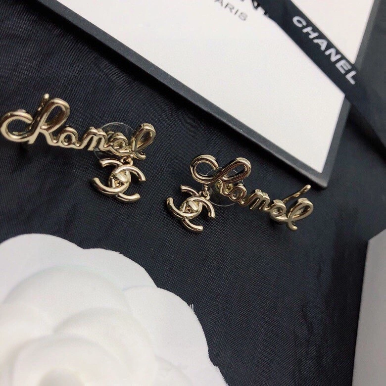 Minimalist Chanel Earrings 226132