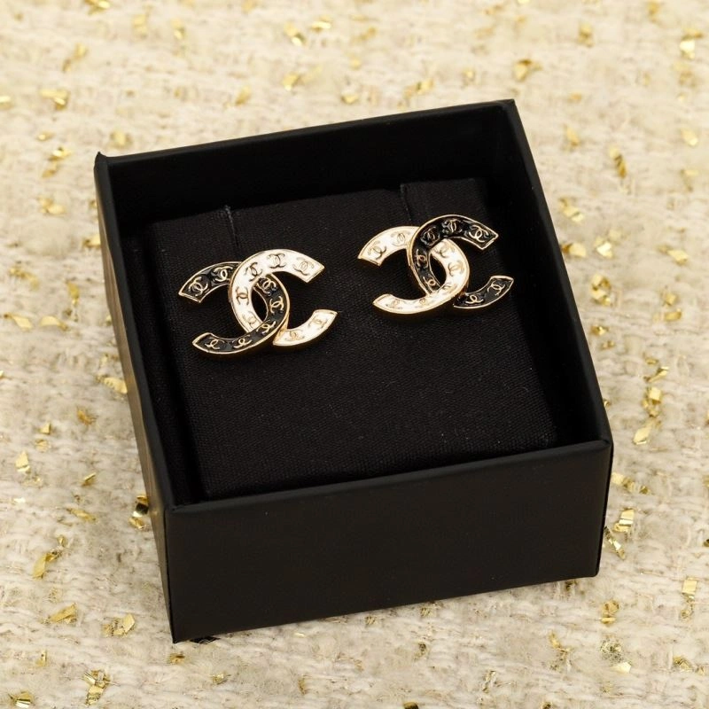 Sleek Chanel Earrings 226123
