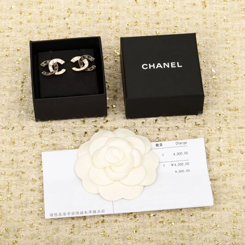 Sleek Chanel Earrings 226123