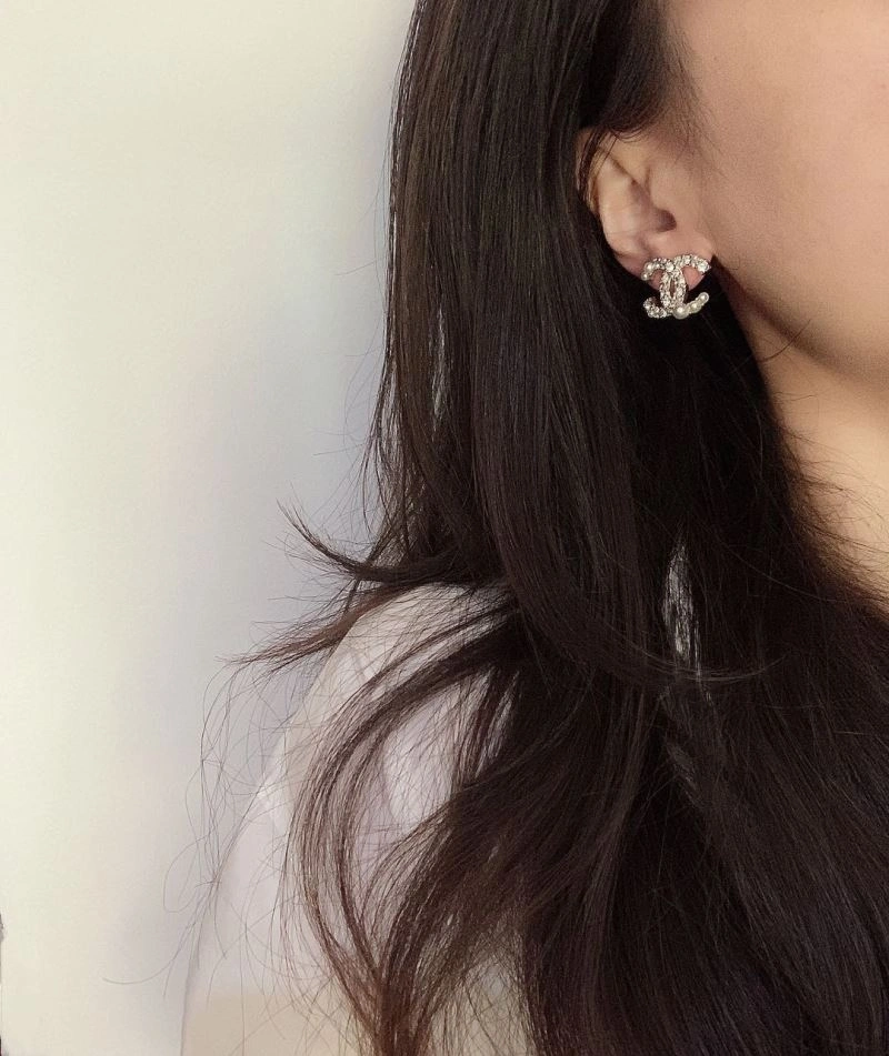 Unisex Chanel Earrings 226084