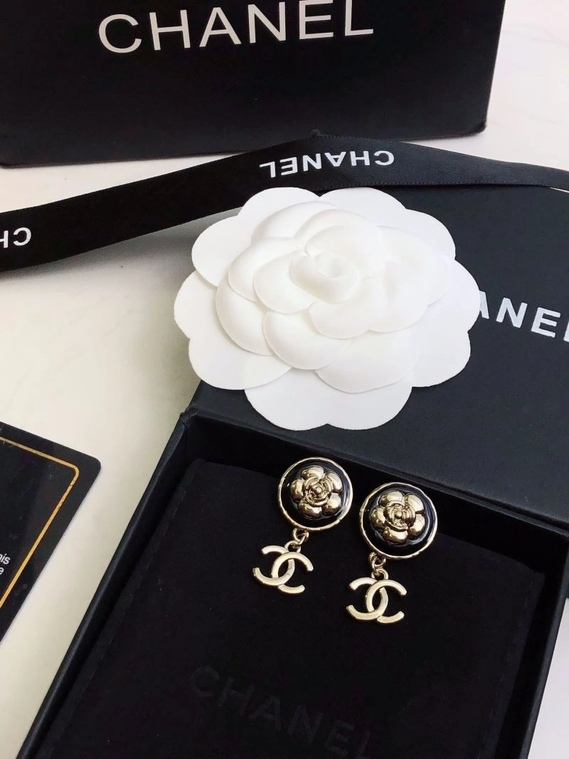 Chanel Earrings Elegant 226079