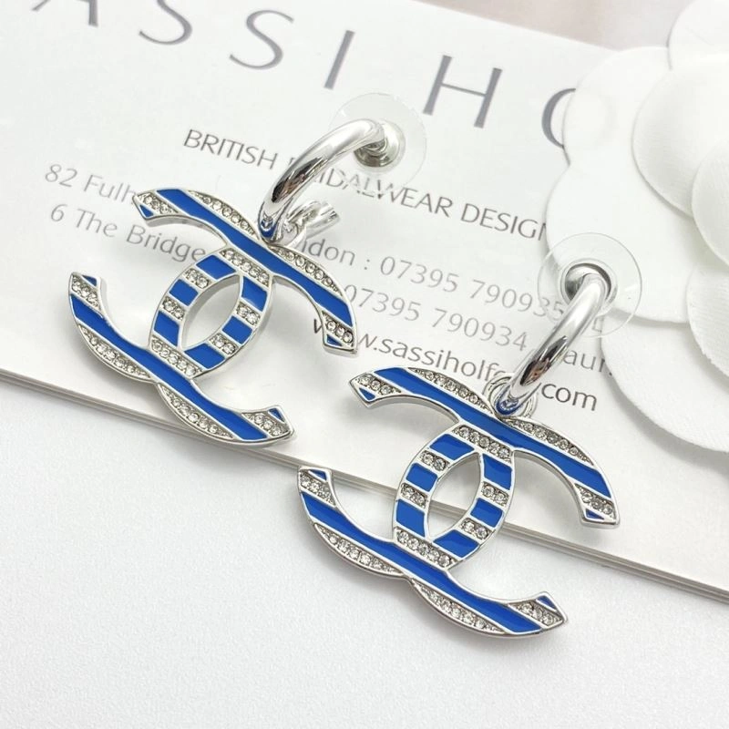 Lightweight Chanel Earrings 226056