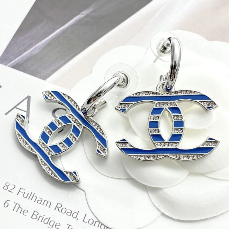 Lightweight Chanel Earrings 226056