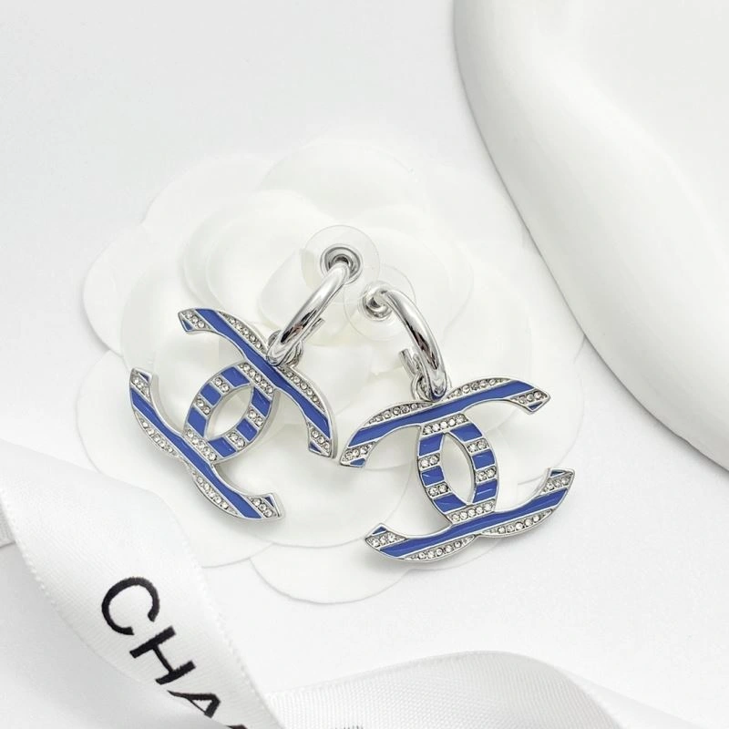 Lightweight Chanel Earrings 226056