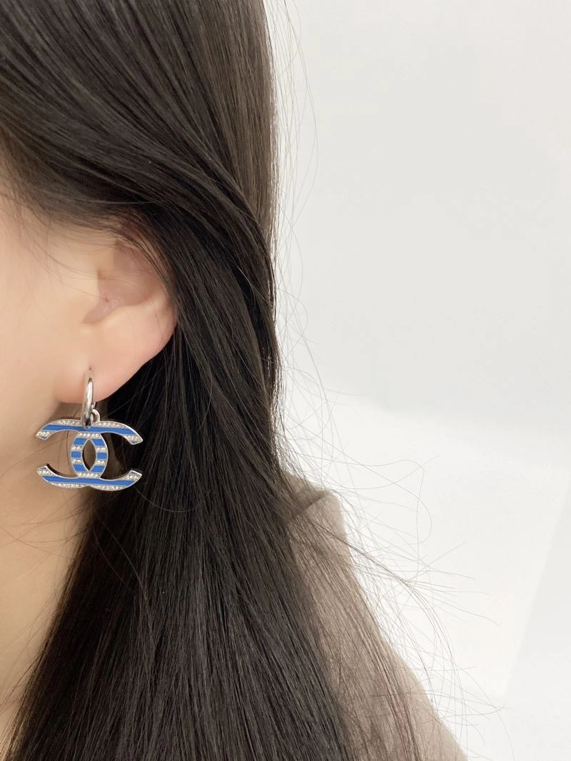 Lightweight Chanel Earrings 226056