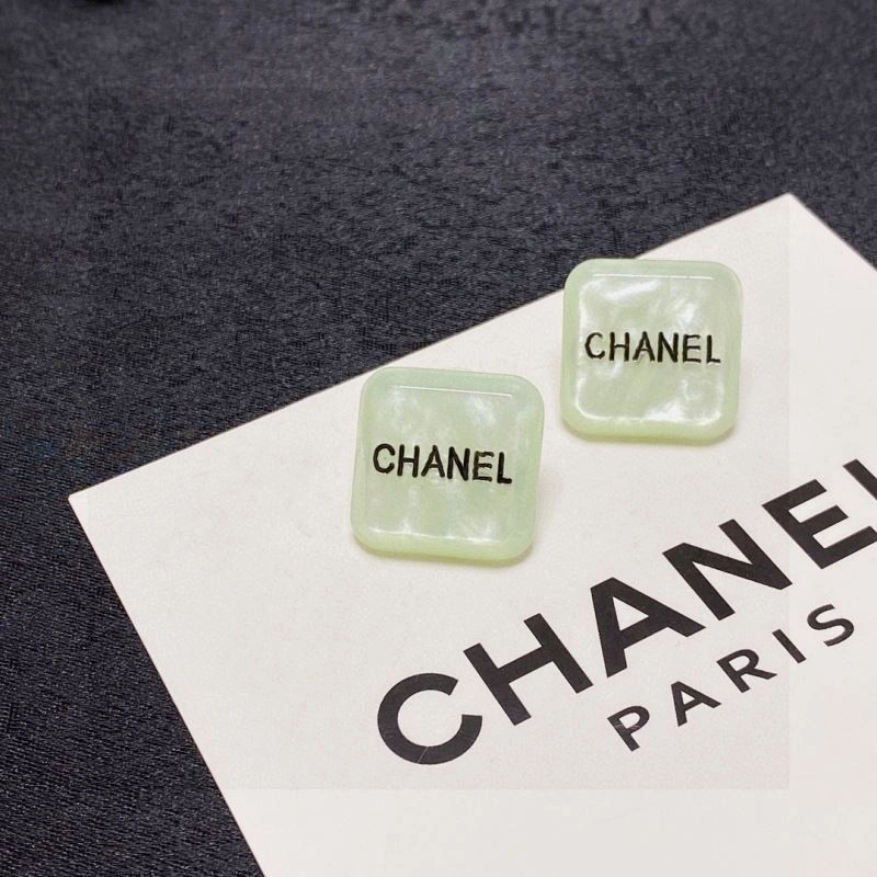 Chanel Earrings Lightweight 226052