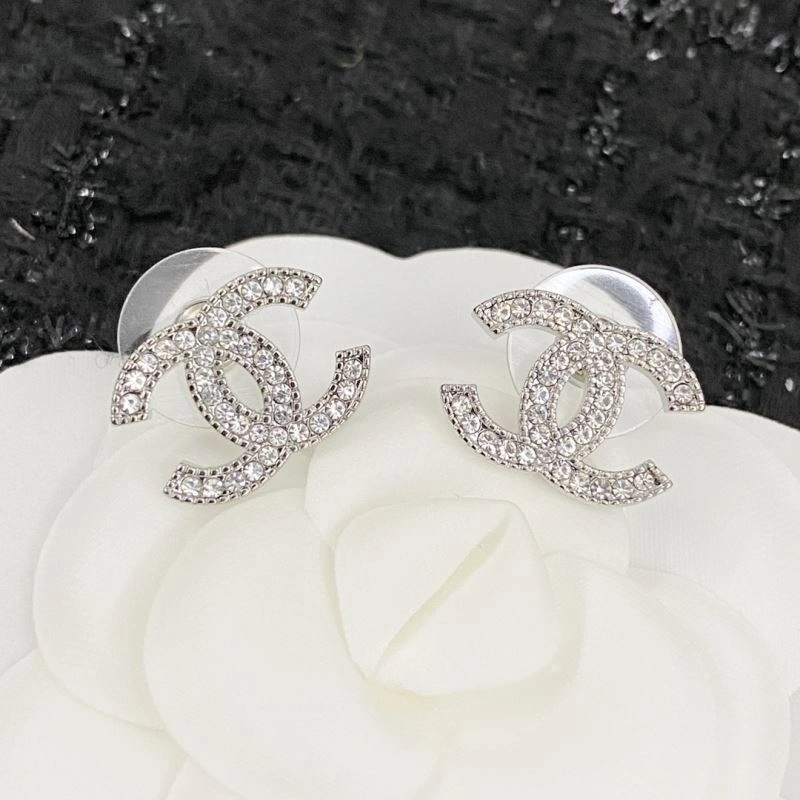 Unique Chanel Earrings 226053