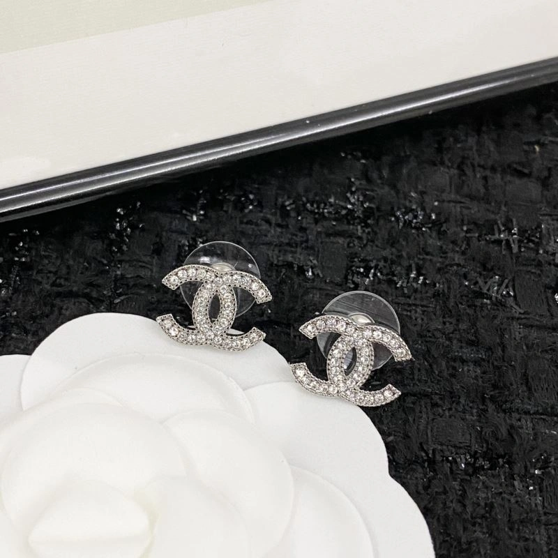 Unique Chanel Earrings 226053