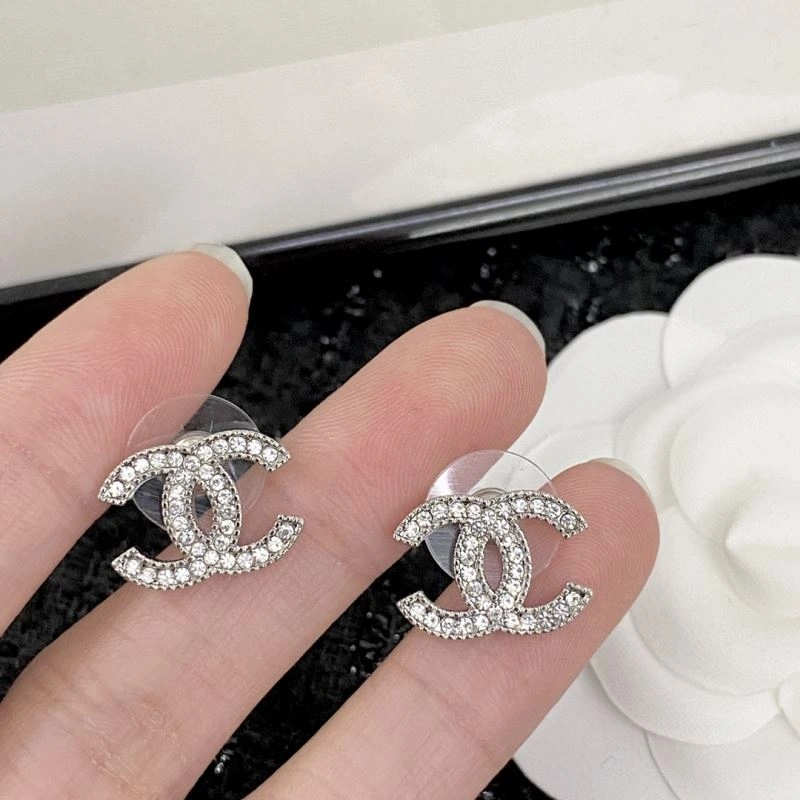 Unique Chanel Earrings 226053